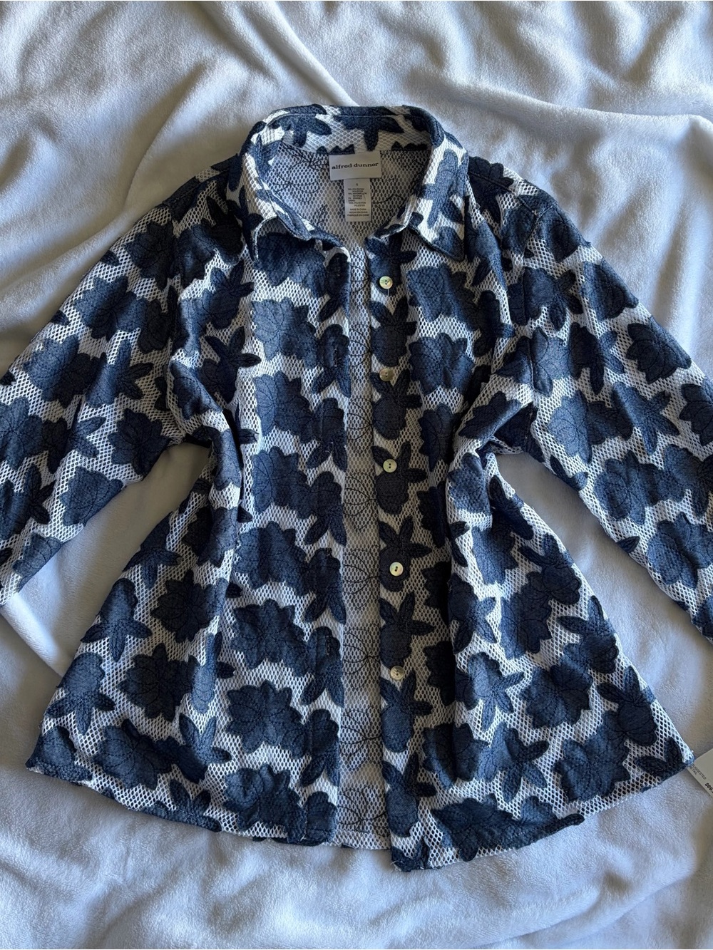 Alfred Dunner Floral Mesh Button-Up Blouse in Blue Bayou size Small - NEW!